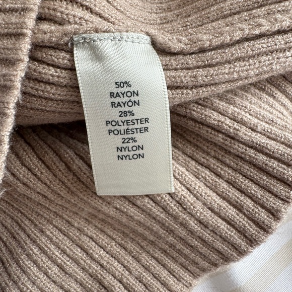 Women's Beige Sweater NWOT - Picture 5 of 5